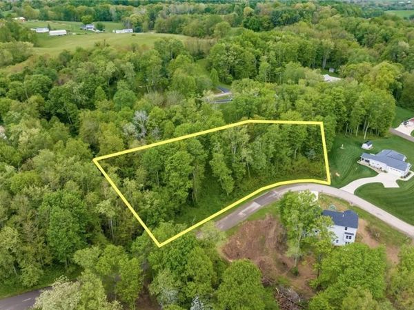 3075 Corbin Drive , Zanesville, OH 43701