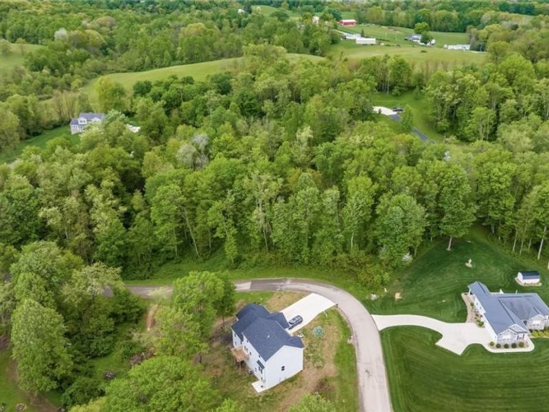 3075 Corbin Drive, Zanesville, OH 43701 Photo 2