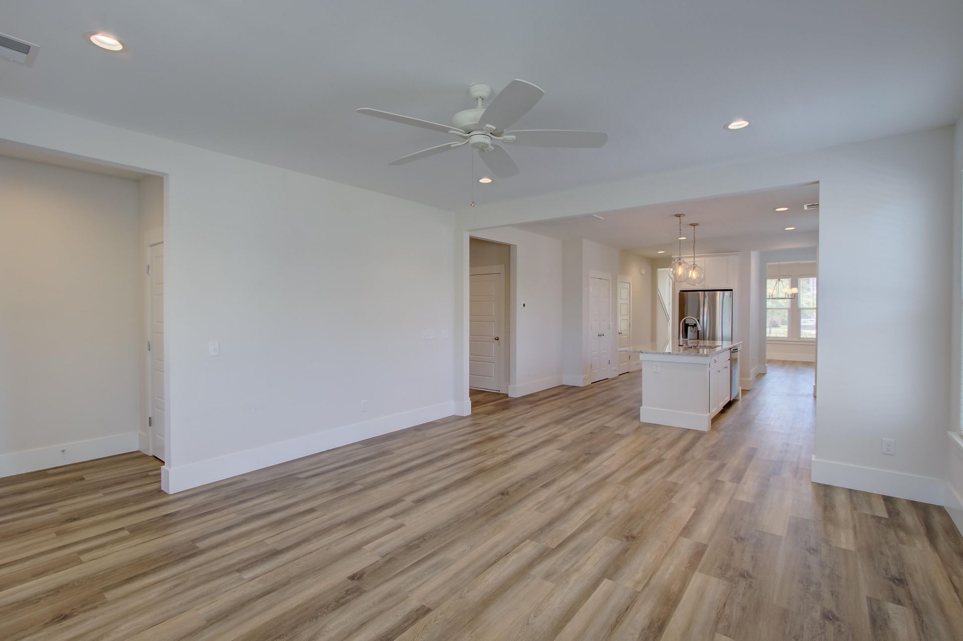 100 True Blue Loop Photo 11