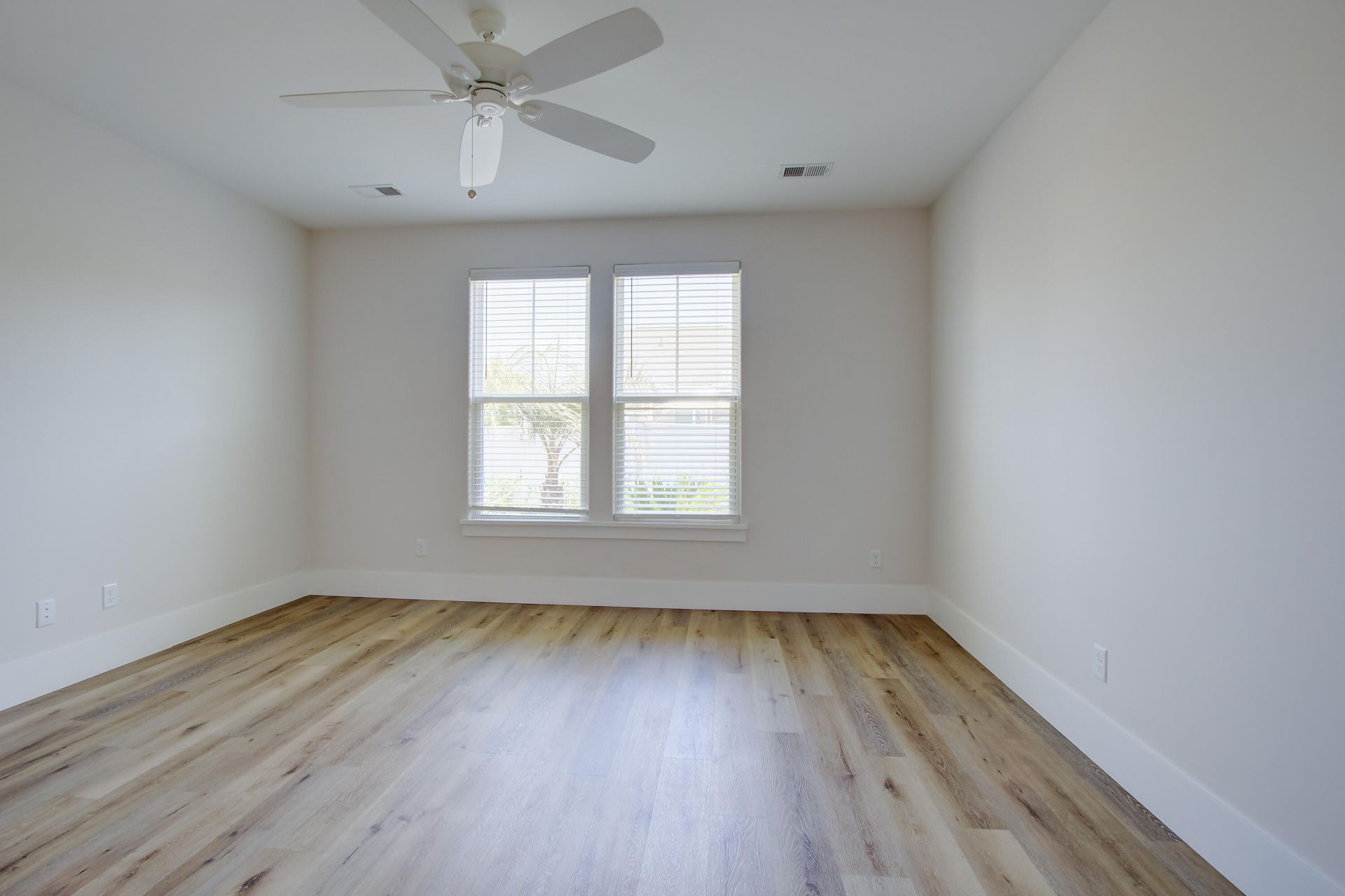100 True Blue Loop Photo 13