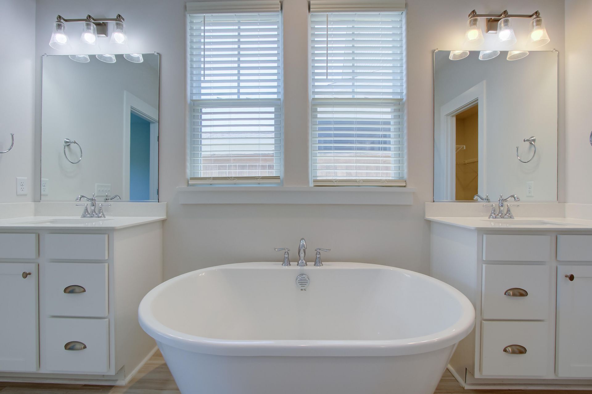 100 True Blue Loop Photo 15