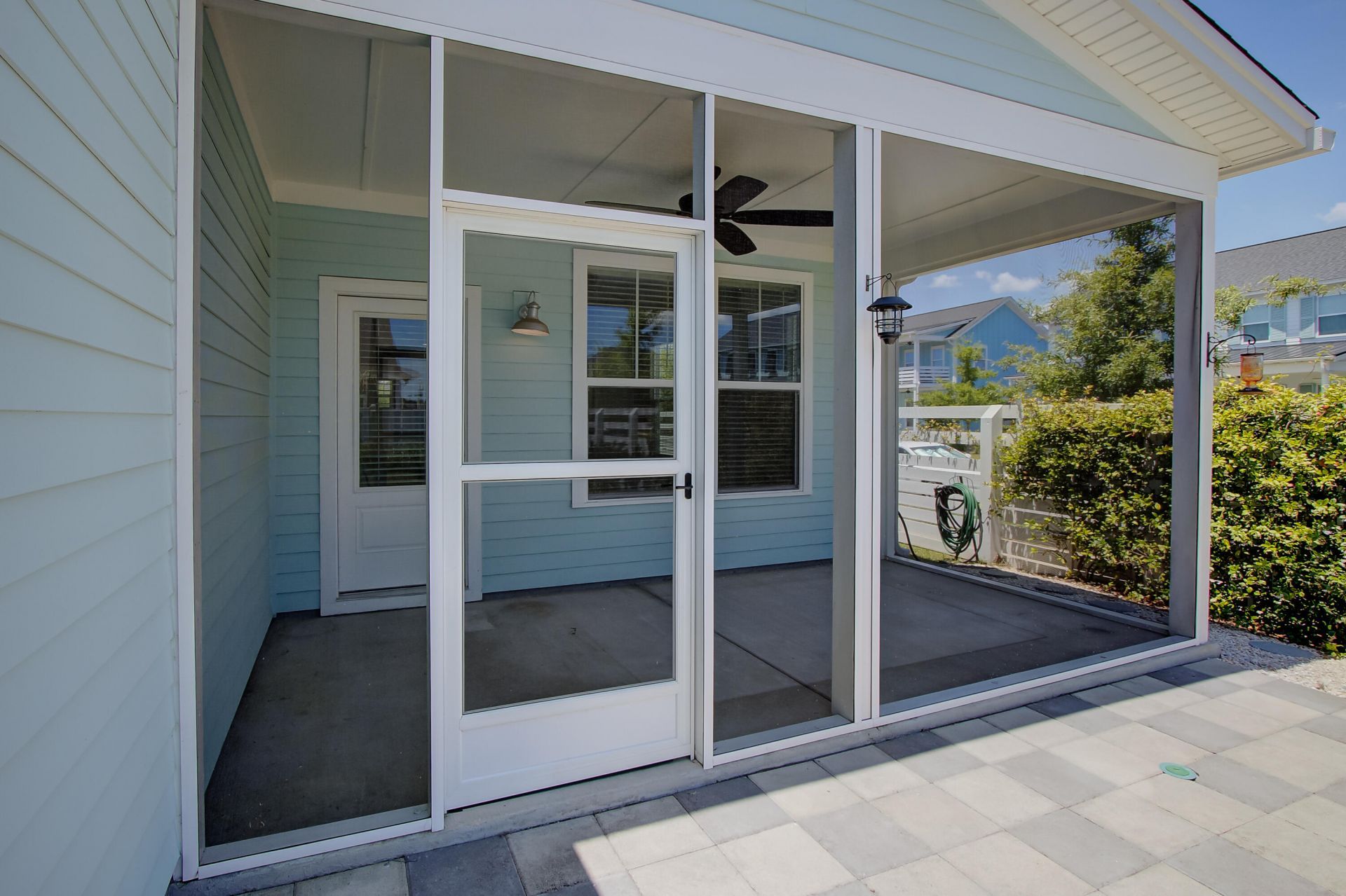 100 True Blue Loop Photo 19