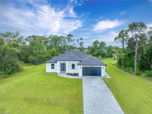 3908 Sunset RD , LEHIGH ACRES, FL 33971