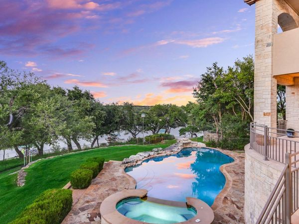 3004 Travis Lakeside DR, Spicewood, TX 78669
