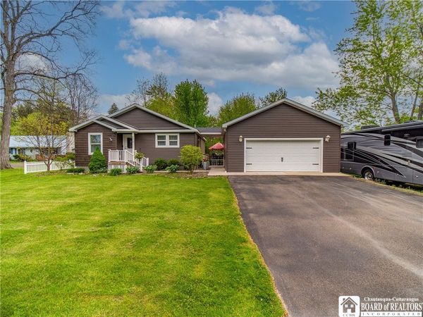 3972 N Everett Avenue , Bemus Point, NY 14712