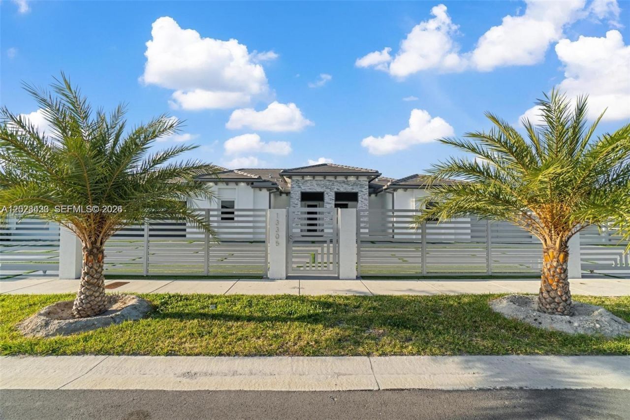 13305 SW 190th Ter , Unit 13305, Miami, FL 33177 Photo