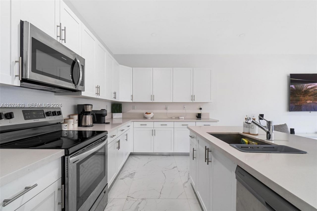 13305 SW 190th Ter , Unit 13305, Miami, FL 33177 Photo