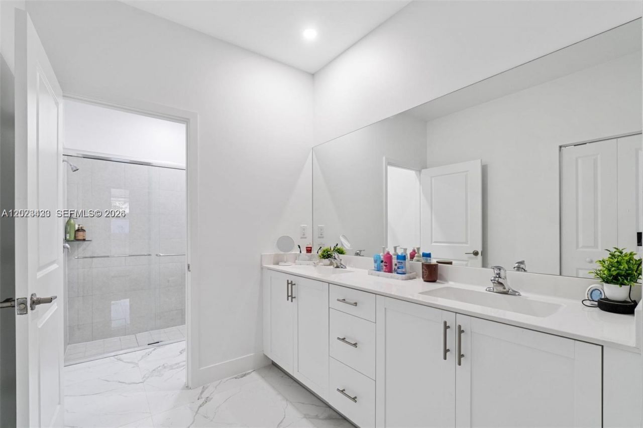 13305 SW 190th Ter , Unit 13305, Miami, FL 33177 Photo