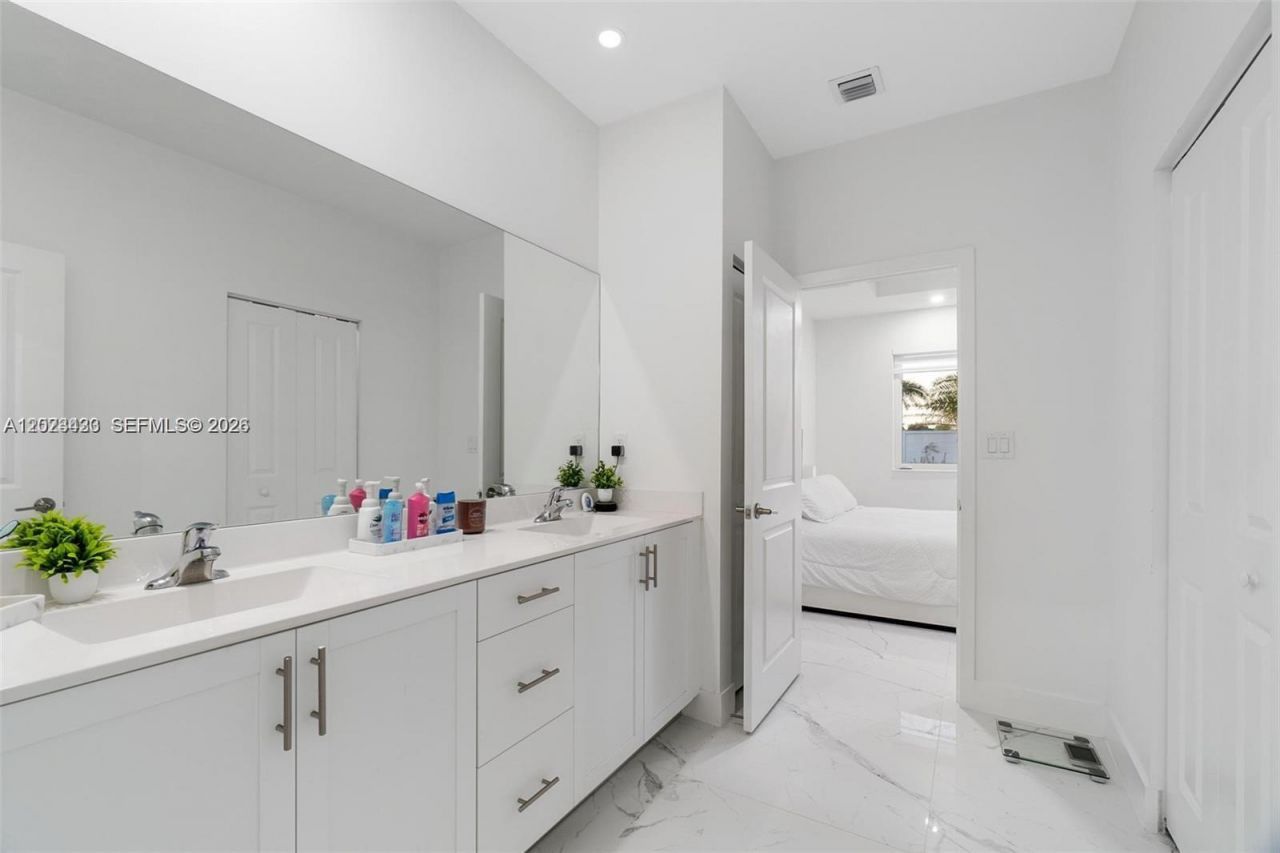 13305 SW 190th Ter , Unit 13305, Miami, FL 33177 Photo
