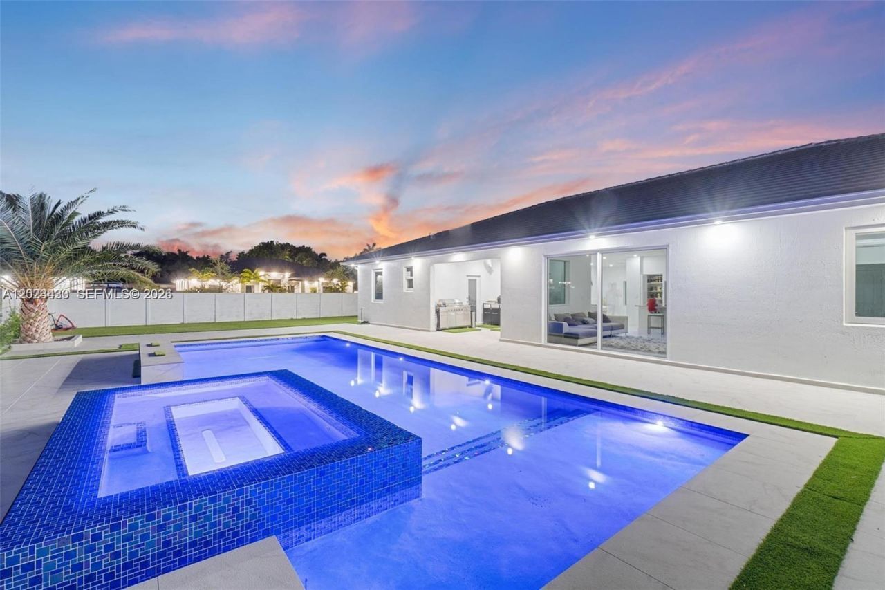 13305 SW 190th Ter , Unit 13305, Miami, FL 33177 Photo