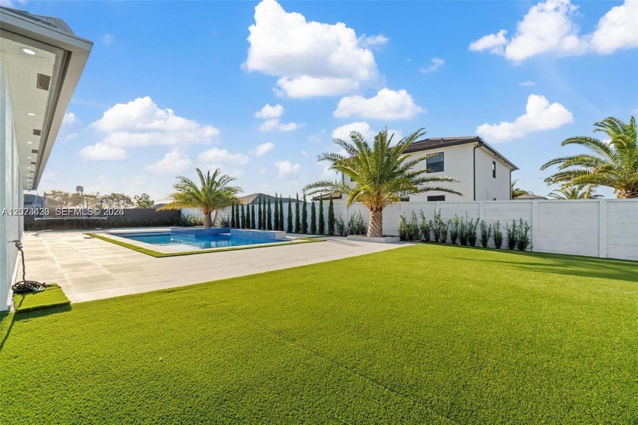 13305 SW 190th Ter , Unit 13305, Miami, FL 33177 Photo
