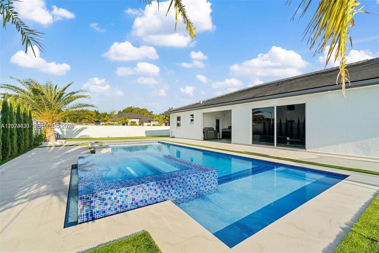 13305 SW 190th Ter , Unit 13305, Miami, FL 33177 Photo