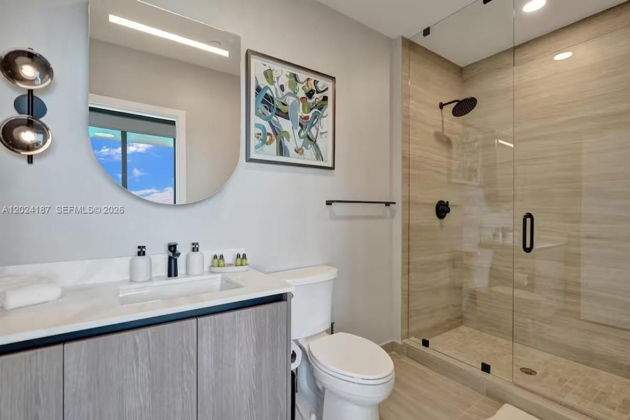580 72 St , Unit 1804, Miami Beach, FL 34553 Photo