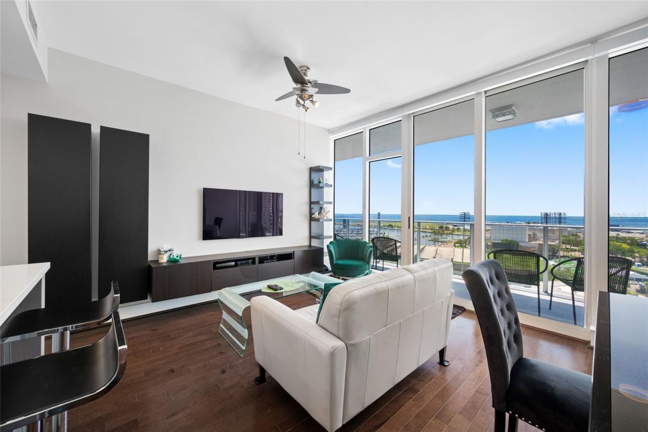175 1st Street S, Unit 1204, Saint Petersburg, FL 33701 Photo