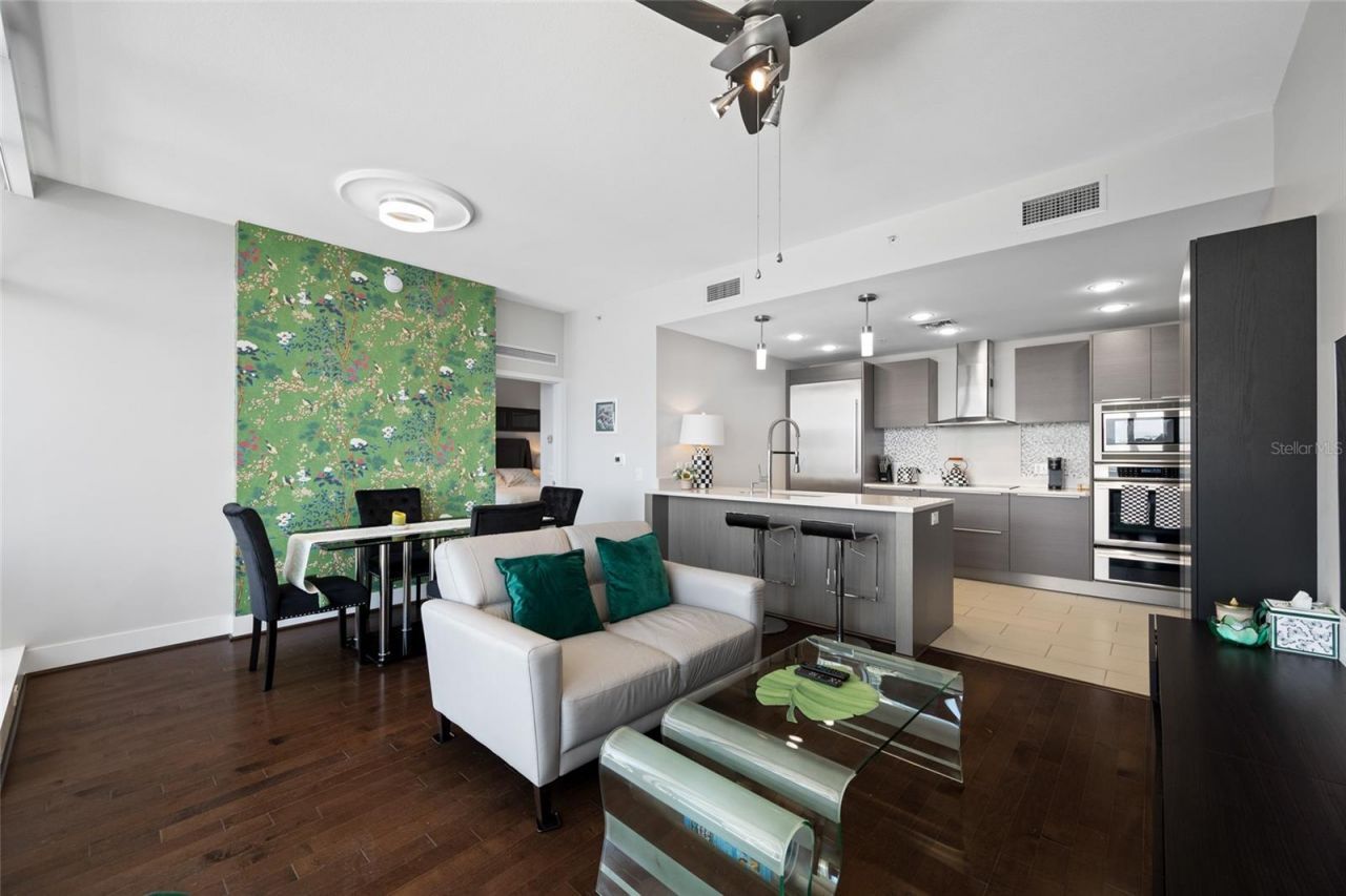 175 1st Street S, Unit 1204, Saint Petersburg, FL 33701 Photo