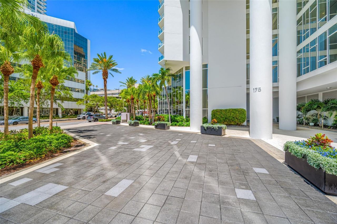 175 1st Street S, Unit 1204, Saint Petersburg, FL 33701 Photo