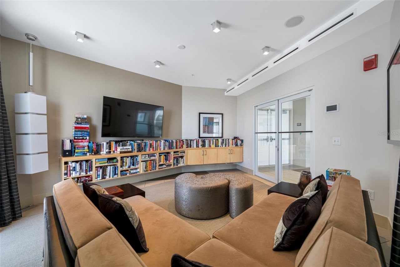 175 1st Street S, Unit 1204, Saint Petersburg, FL 33701 Photo