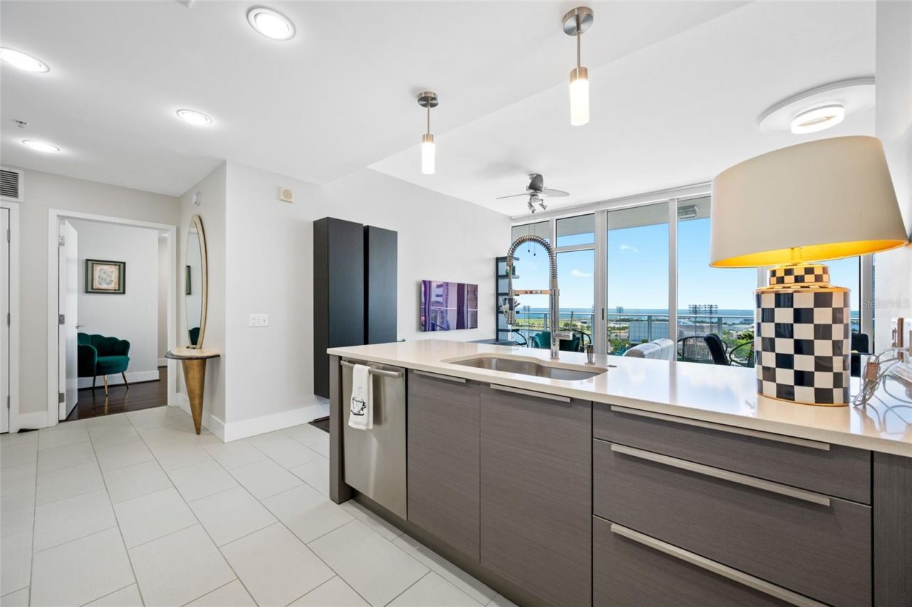 175 1st Street S, Unit 1204, Saint Petersburg, FL 33701 Photo