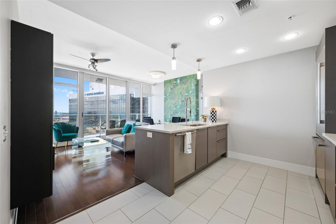 175 1st Street S, Unit 1204, Saint Petersburg, FL 33701 Photo