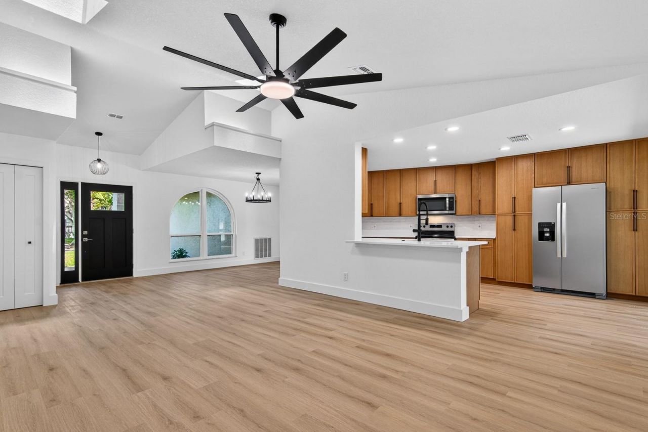 1043 Ridge View Lane, Palm Harbor, FL 34683 Photo