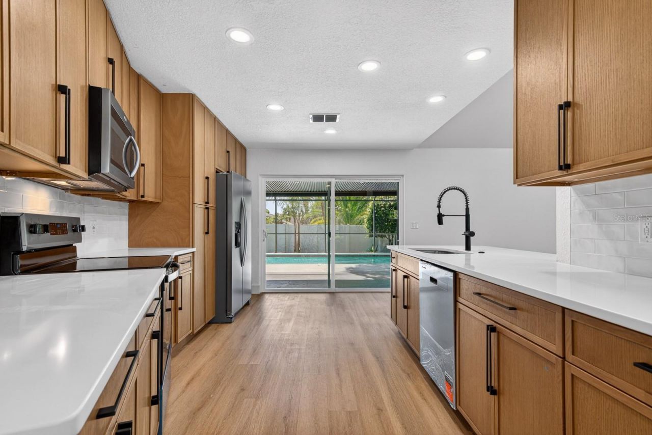 1043 Ridge View Lane , Palm Harbor, FL 34683 Photo