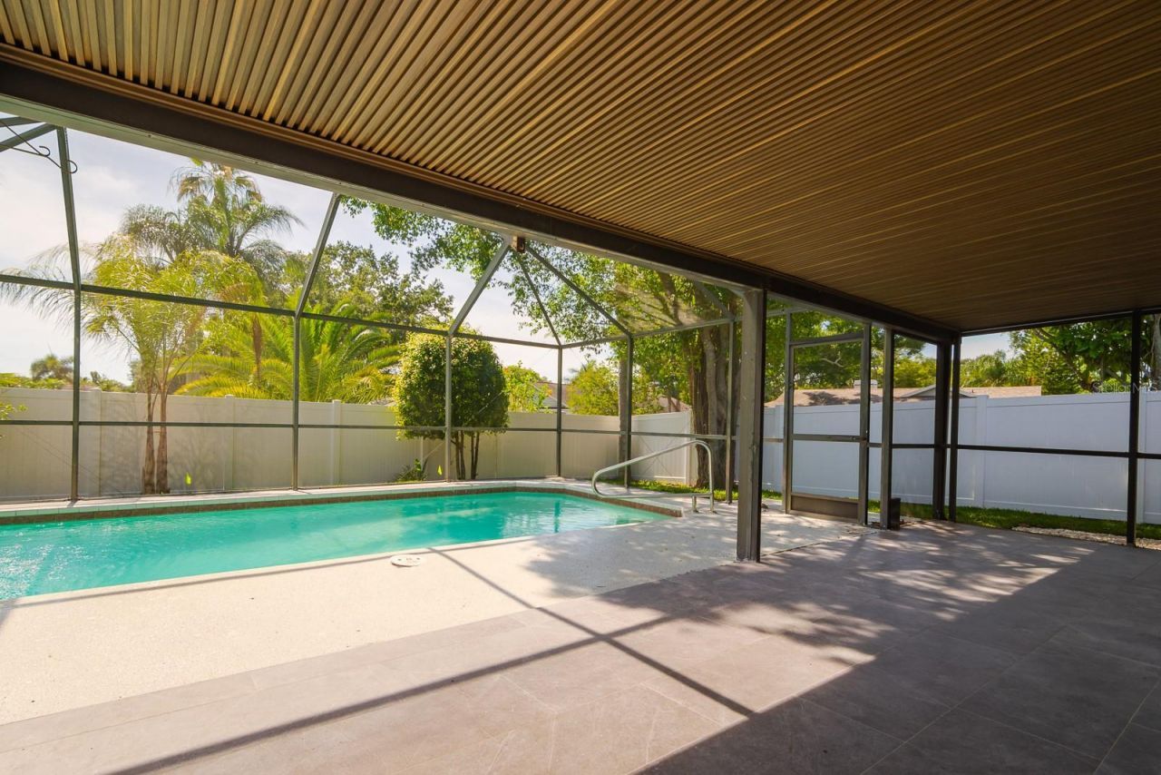 1043 Ridge View Lane, Palm Harbor, FL 34683 Photo