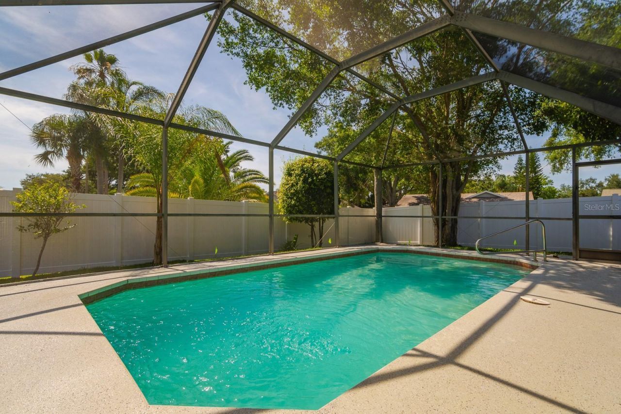 1043 Ridge View Lane , Palm Harbor, FL 34683 Photo