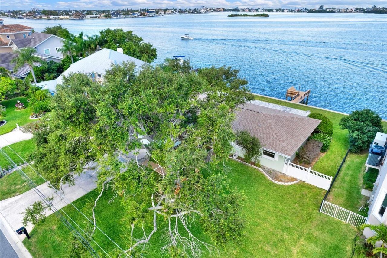 218 Driftwood Lane, Largo, FL 33770 Photo
