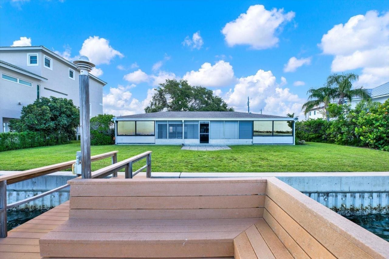 218 Driftwood Lane, Largo, FL 33770 Photo