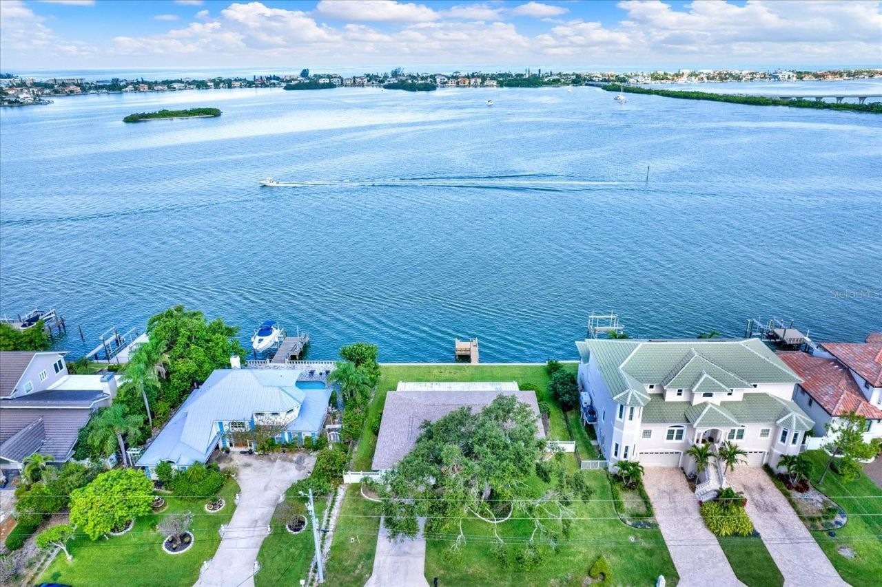 218 Driftwood Lane, Largo, FL 33770 Photo