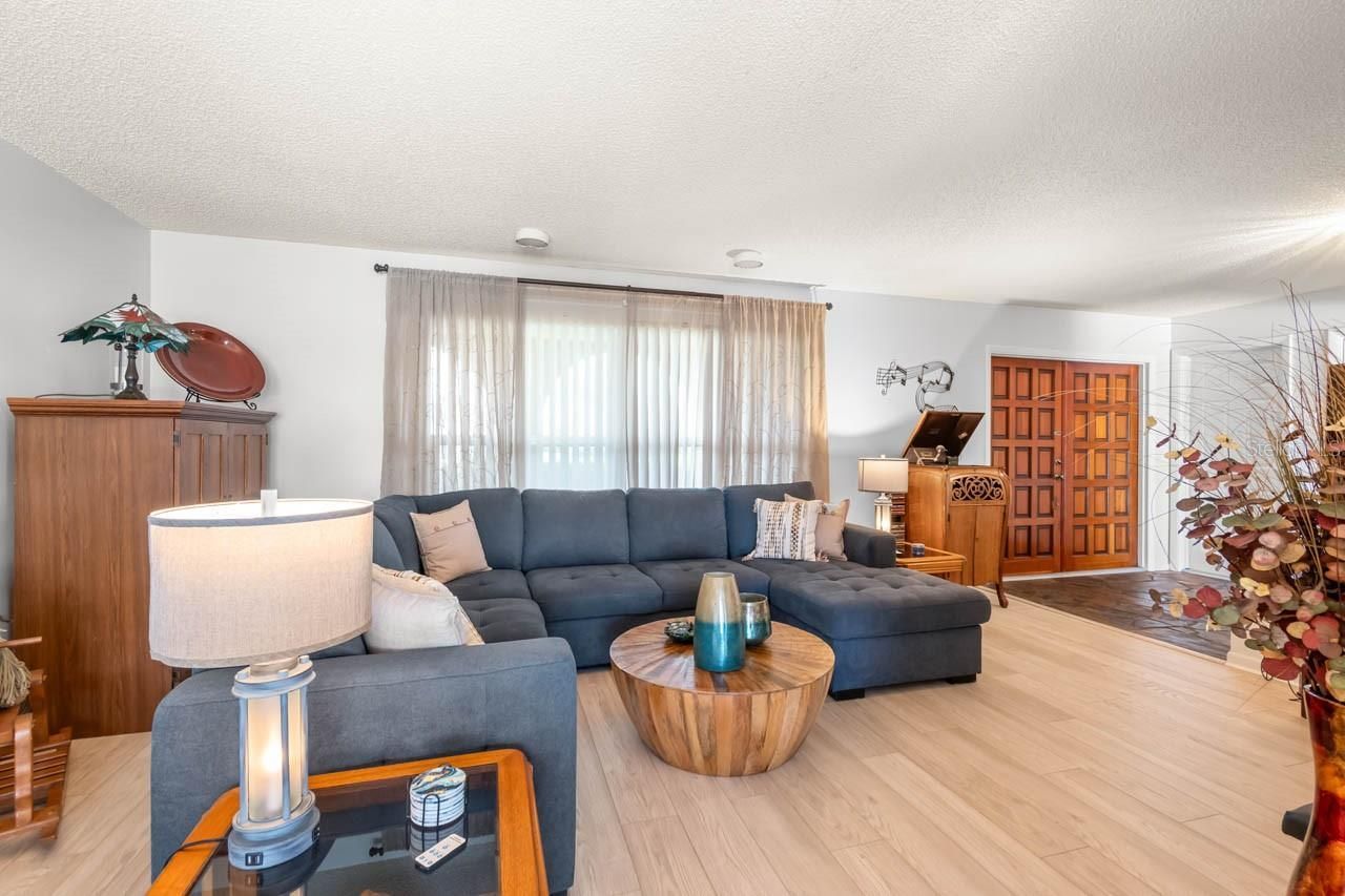 736 Flamingo Drive, Apollo Beach, FL 33572 Photo