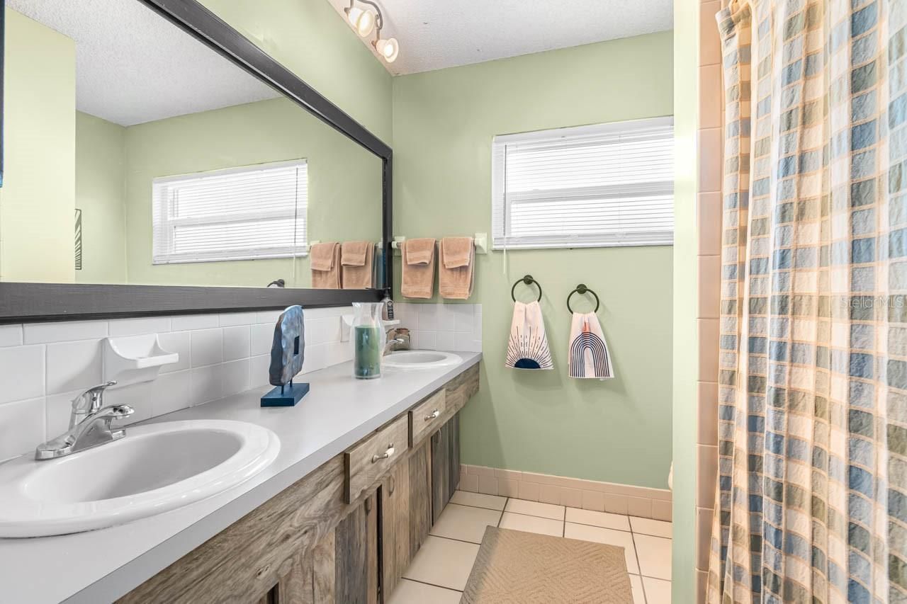 736 Flamingo Drive, Apollo Beach, FL 33572 Photo
