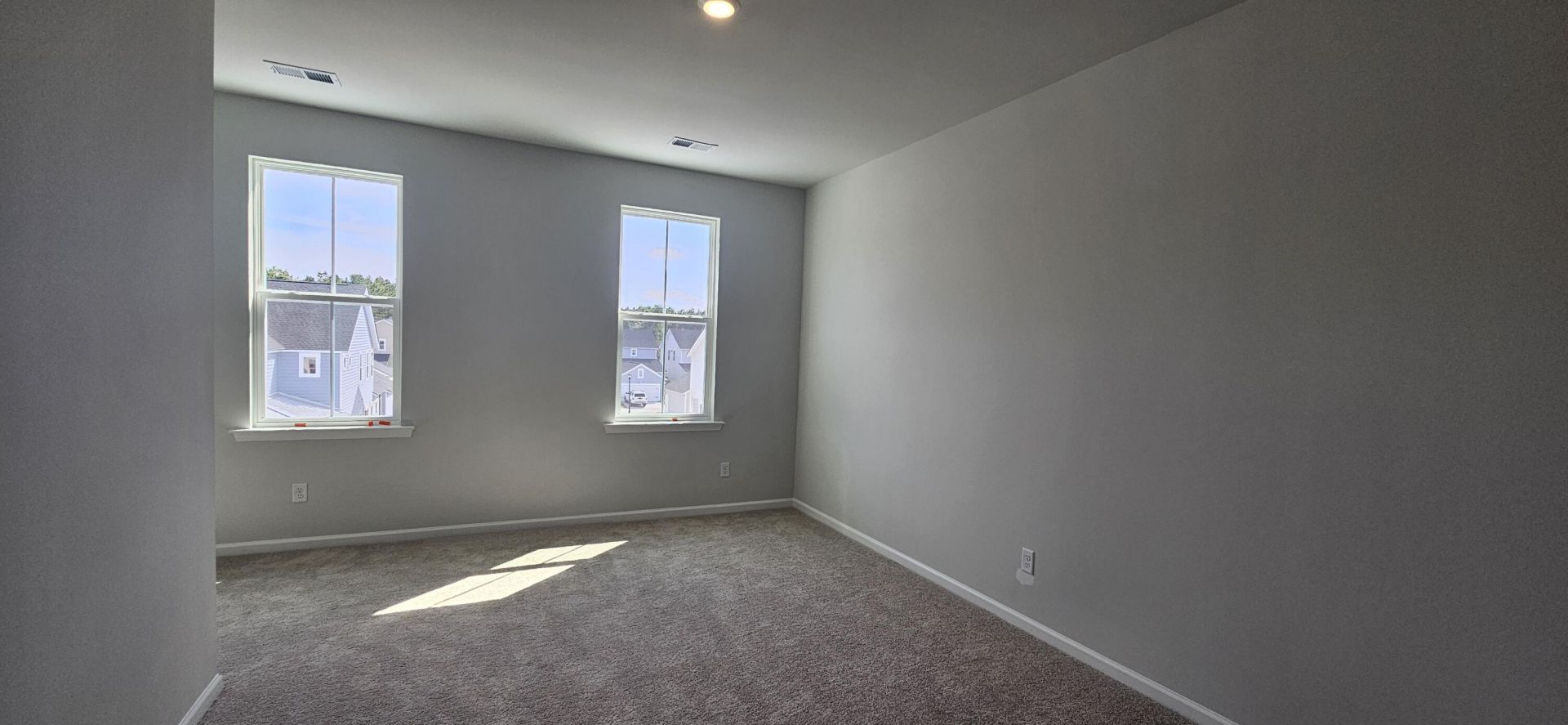 255 Maritime Street Photo 19