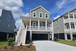 255 Maritime Street photo 4