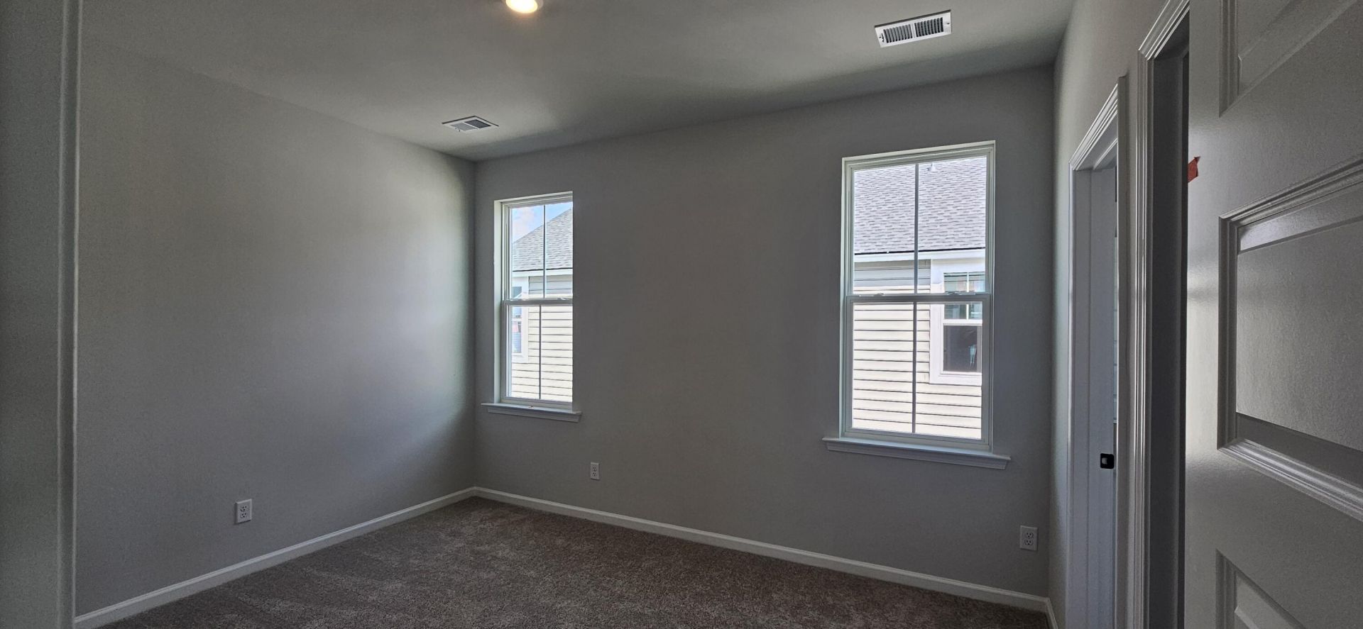 255 Maritime Street Photo 23