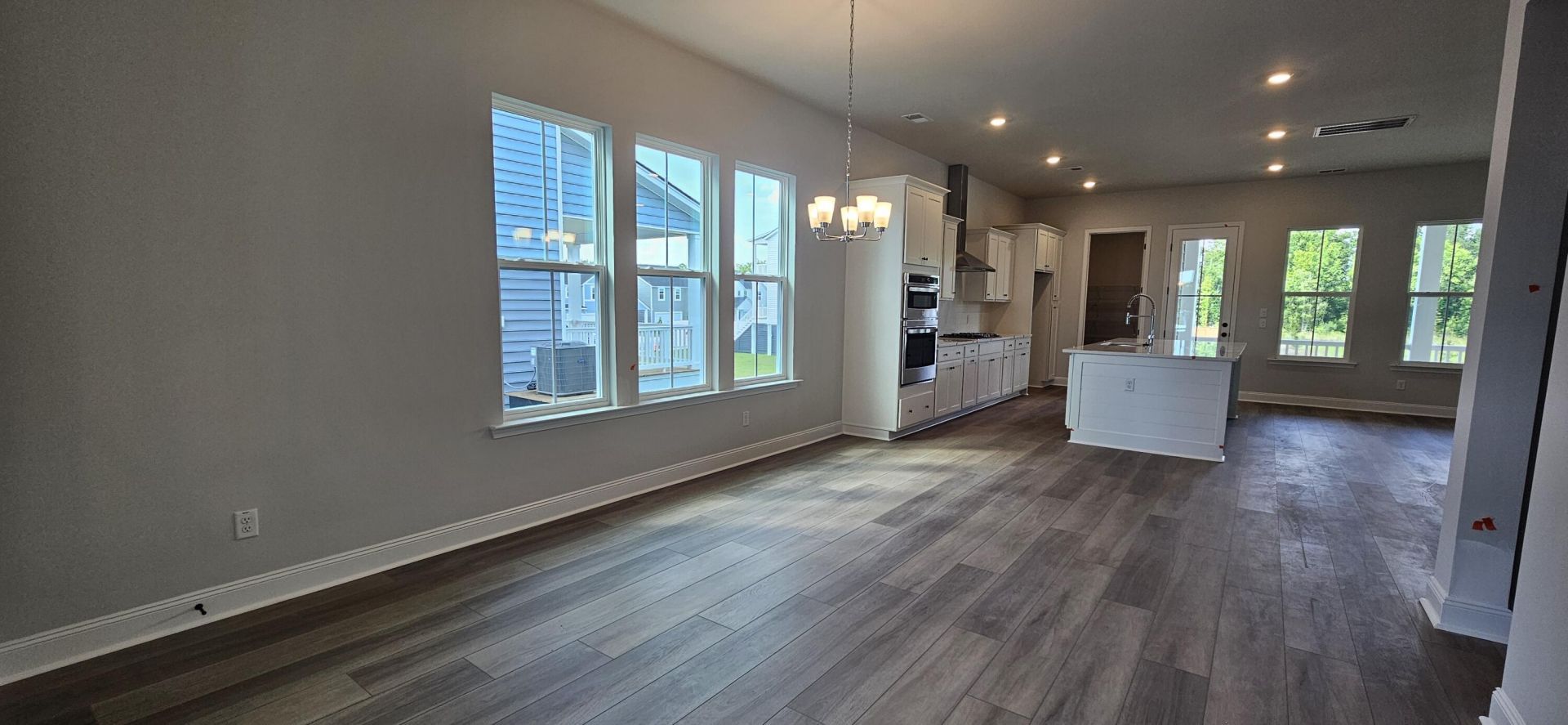255 Maritime Street Photo 5