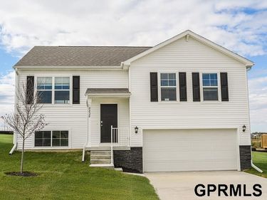 13649 Read Street , Omaha, NE 68142