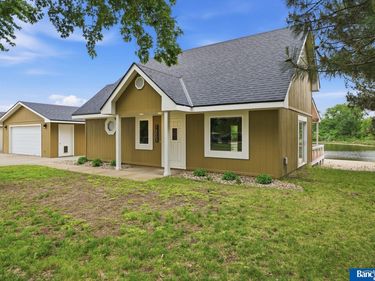 16003 Middle Island Drive , South Bend, NE 68058