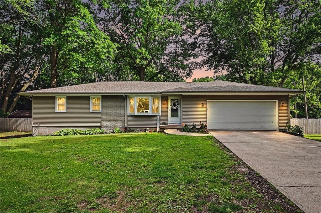 321 Matthews Lane, Gower, MO 64454 Main Photo