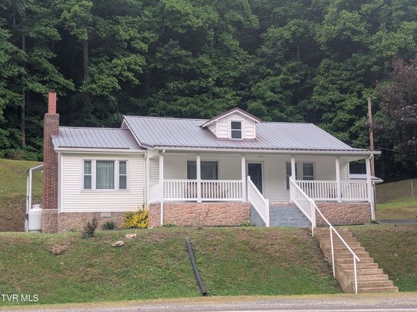 9912 Sandlick Road, Bee, VA 24217