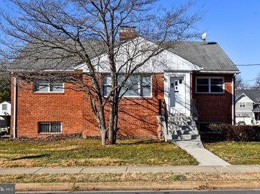 5601 26TH STREET N, ARLINGTON, VA 22207