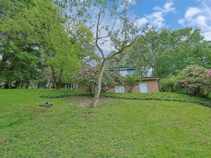 52 Spruce Drive NE, Granville, OH 43023 Photo 3