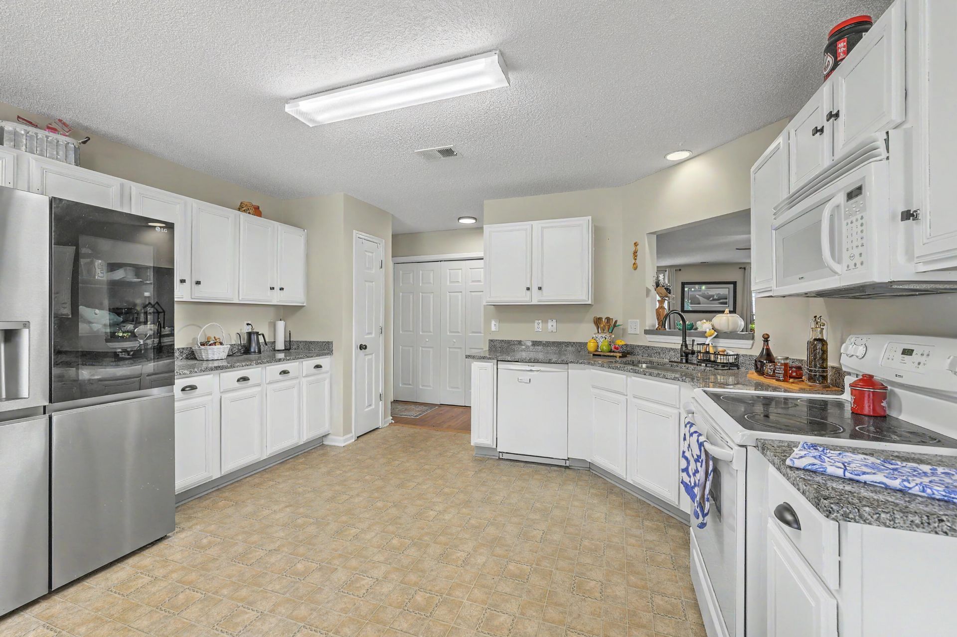 300 Dunning Road Photo 11