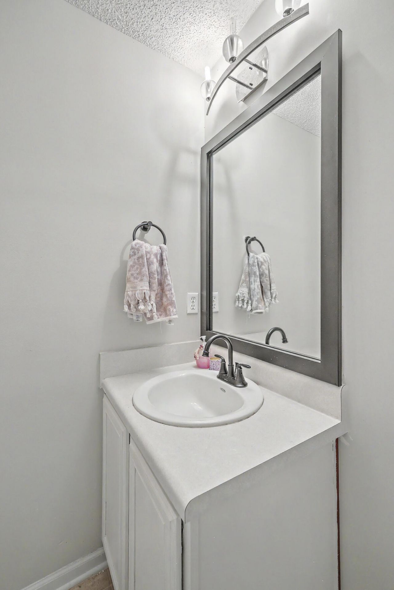 300 Dunning Road Photo 15