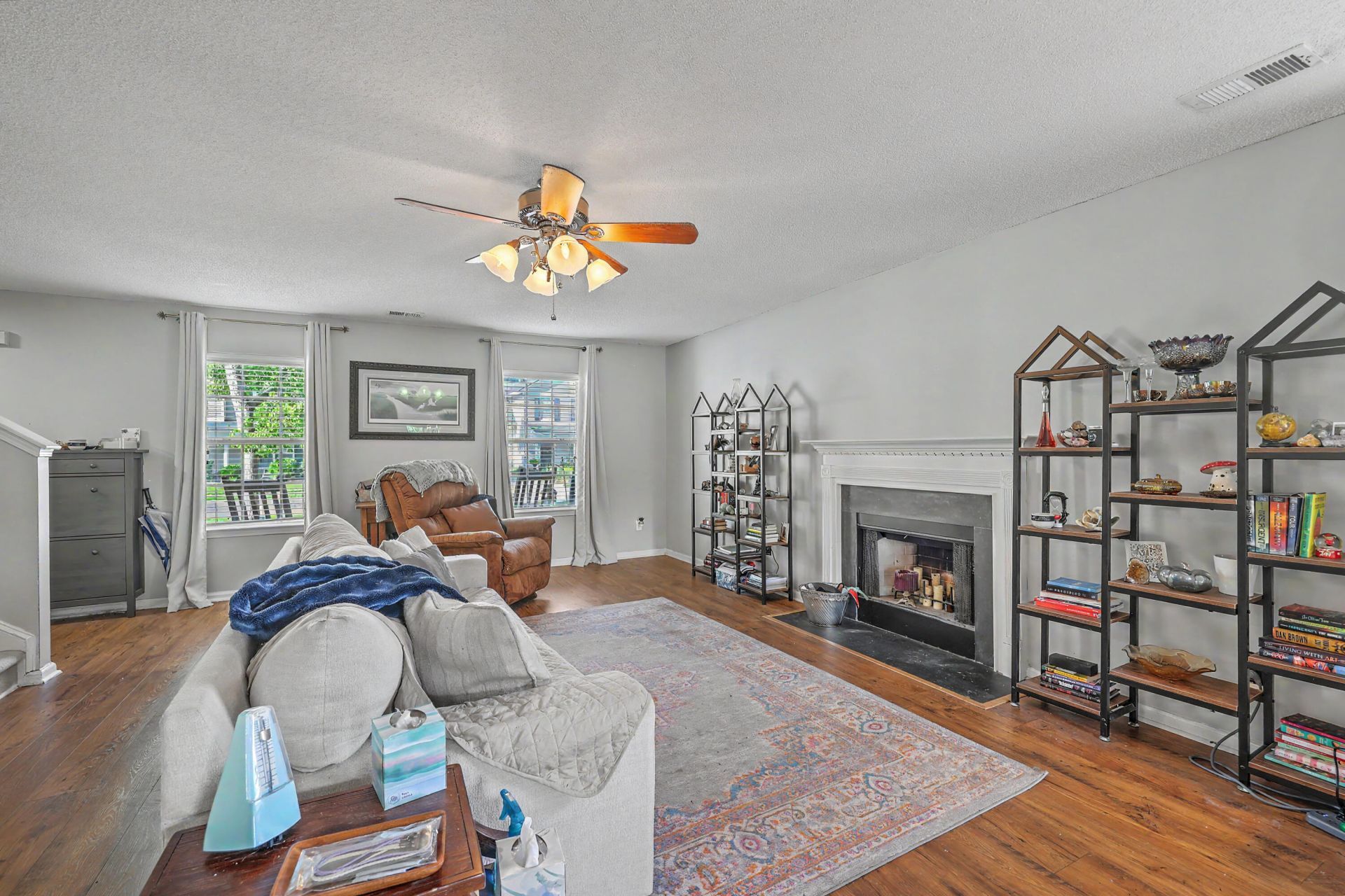300 Dunning Road Photo 7