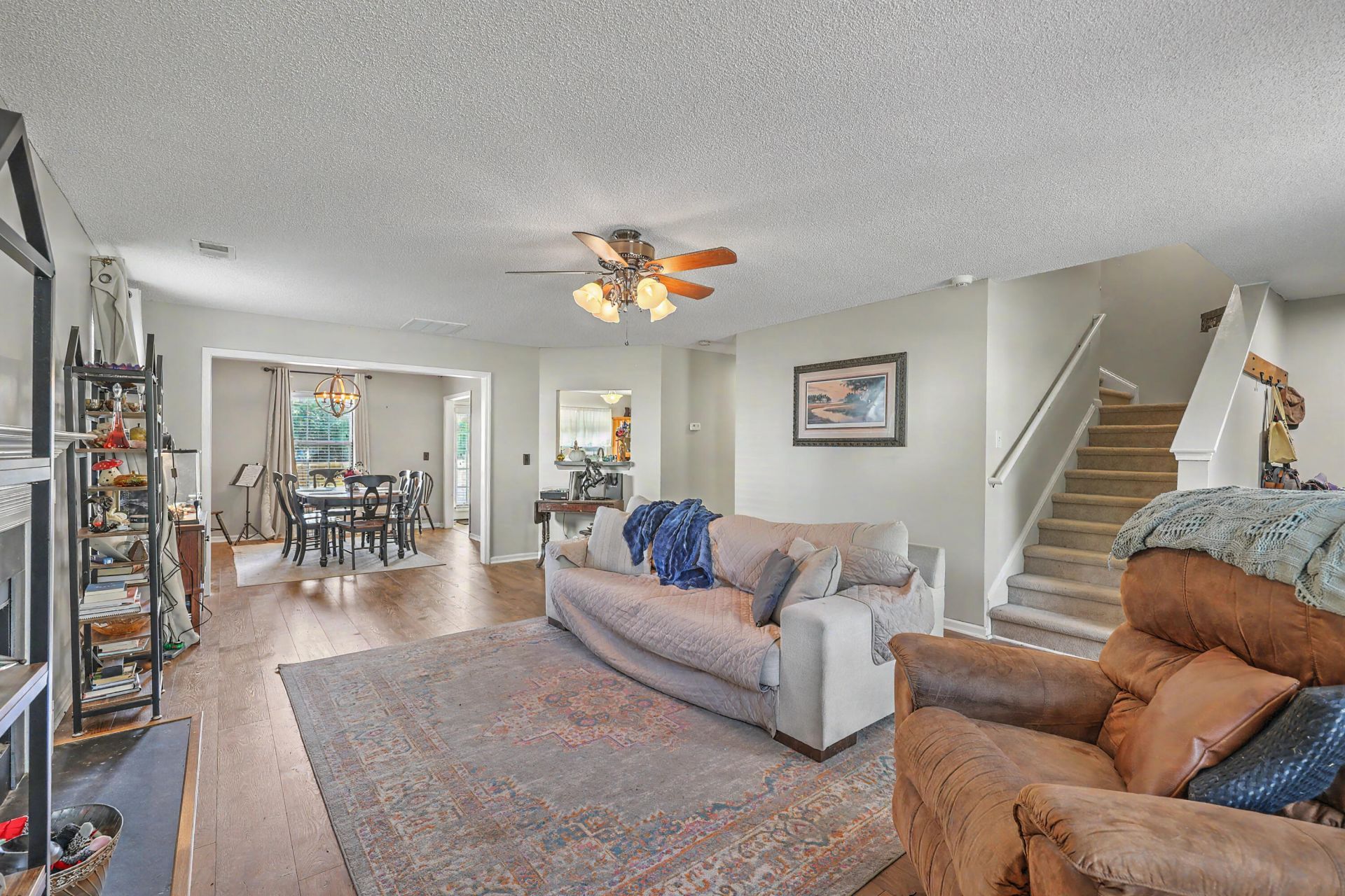 300 Dunning Road Photo 9