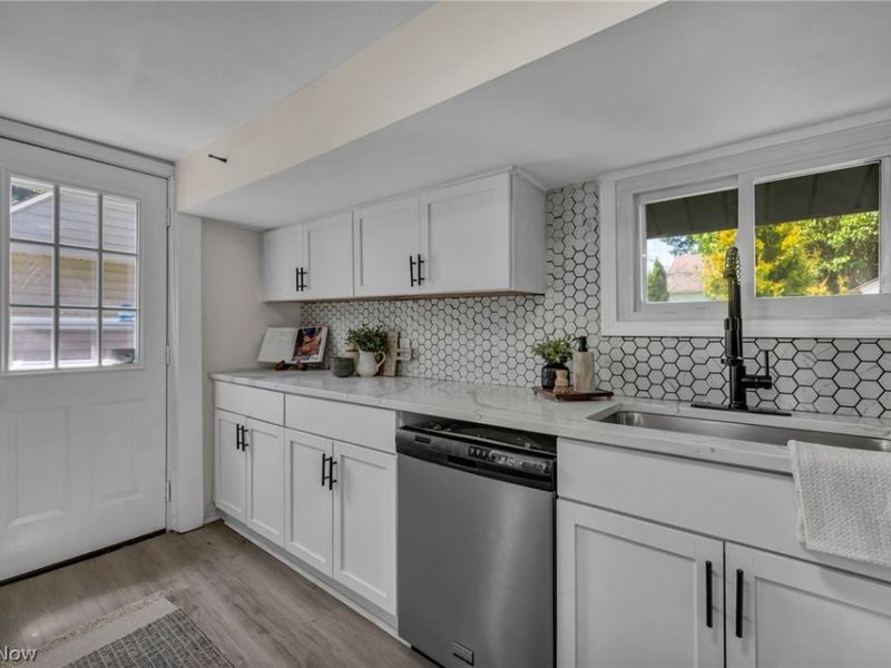 350 Kenilworth Road, Bay Village, OH 44140 Photo 12