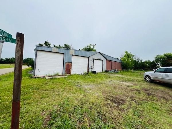 700 N Michigan, Cushing, OK 74023