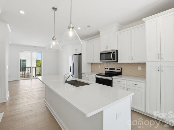 1124 Kokomo Lane , Unit 68, Charlotte, NC 28206