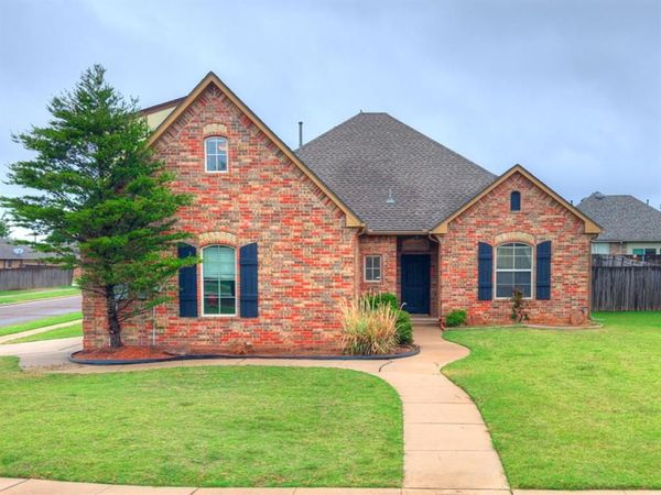 19132 Summer Grove Avenue, Edmond, OK 73012